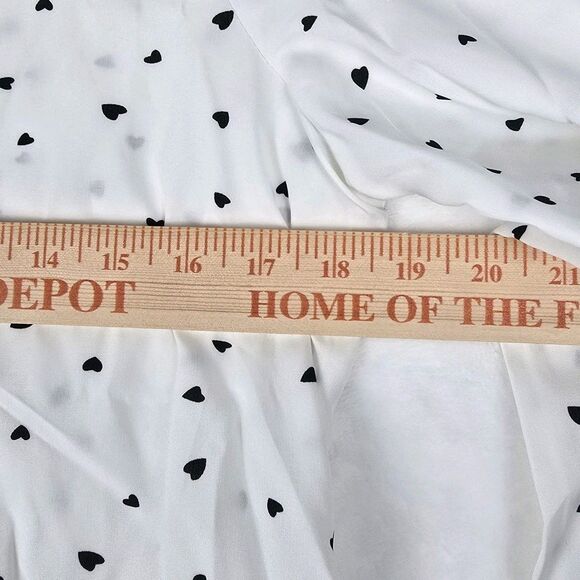 White Ruffle Mock Neck Long Sleeve Blouse Black Heart Print Women’s Size M - Picture 8 of 11